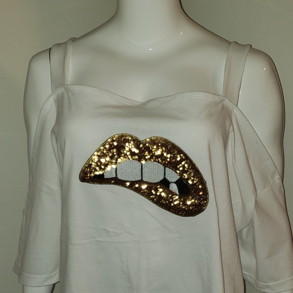 Sassi Rebel Plus size cold shoulder t-shirt